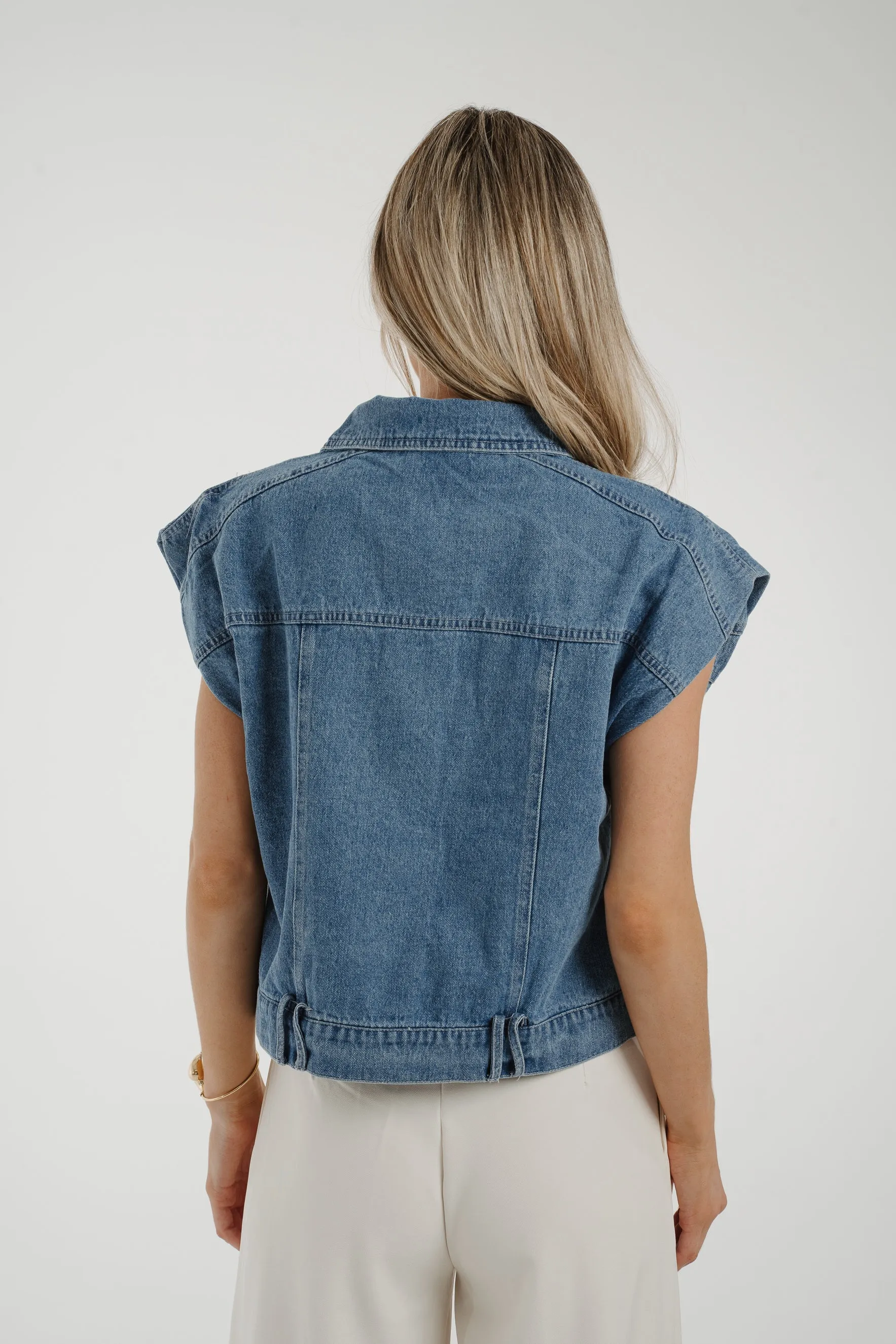 Caitlyn Sleeveless Denim Jacket In Mid Wash