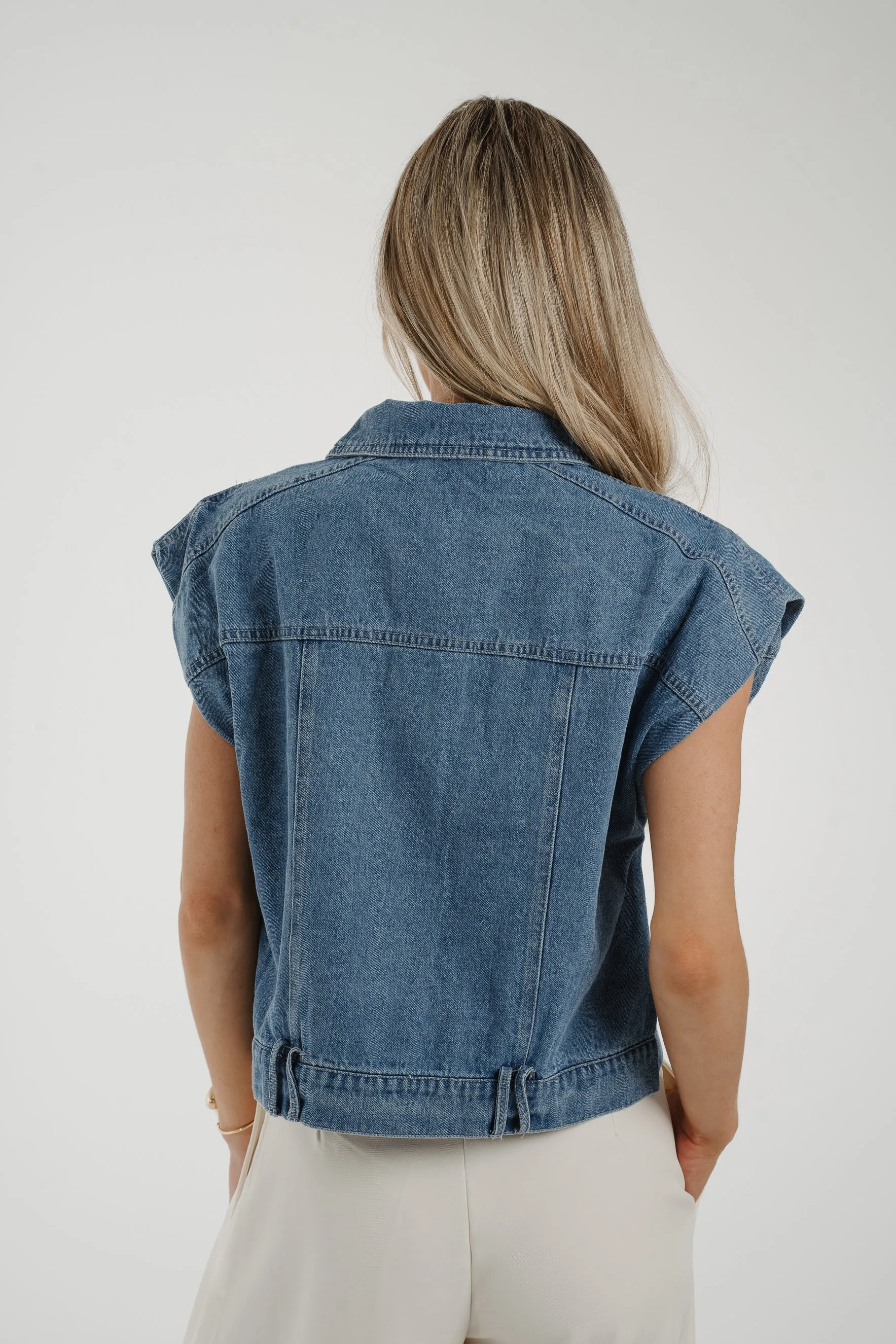 Caitlyn Sleeveless Denim Jacket In Mid Wash