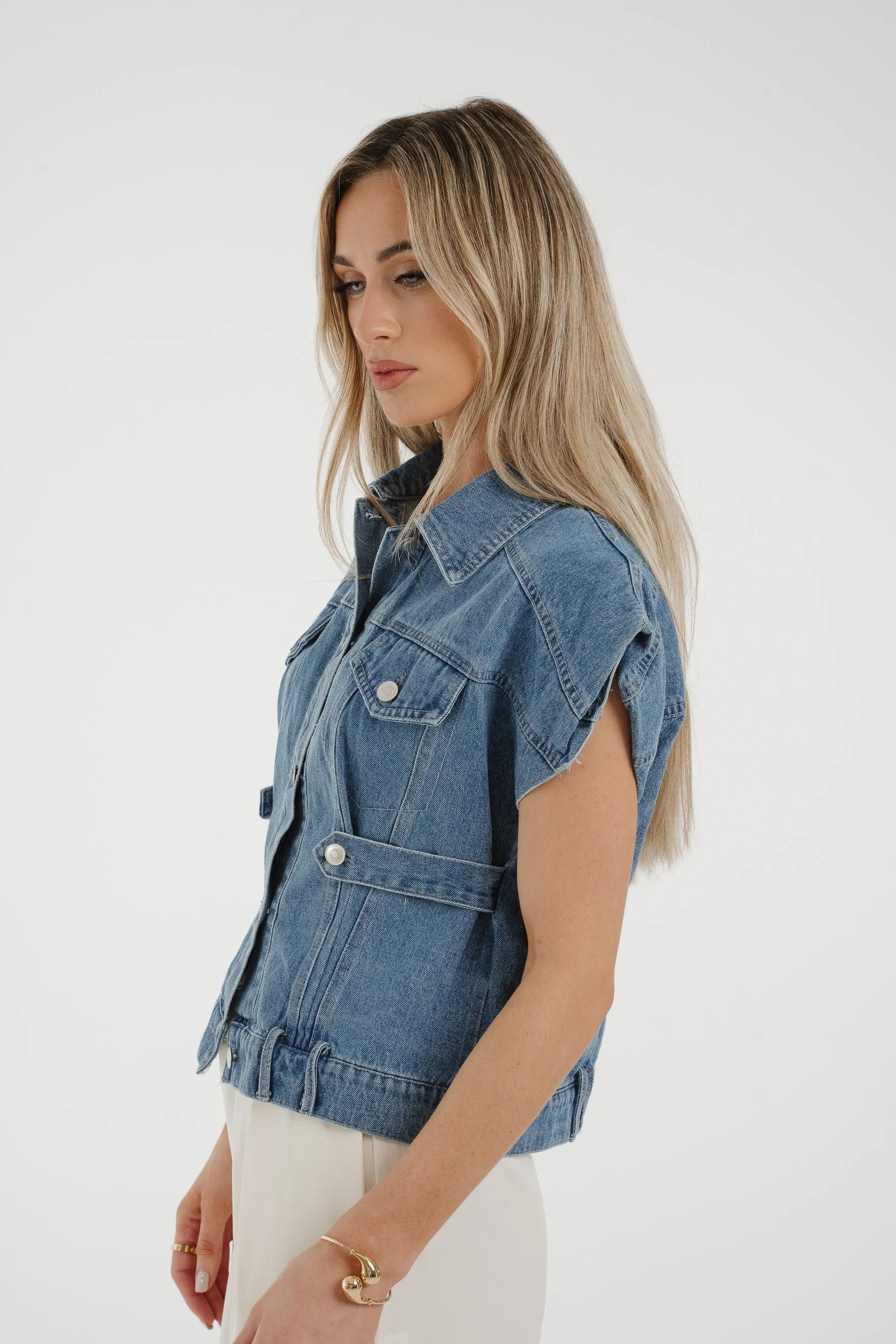 Caitlyn Sleeveless Denim Jacket In Mid Wash