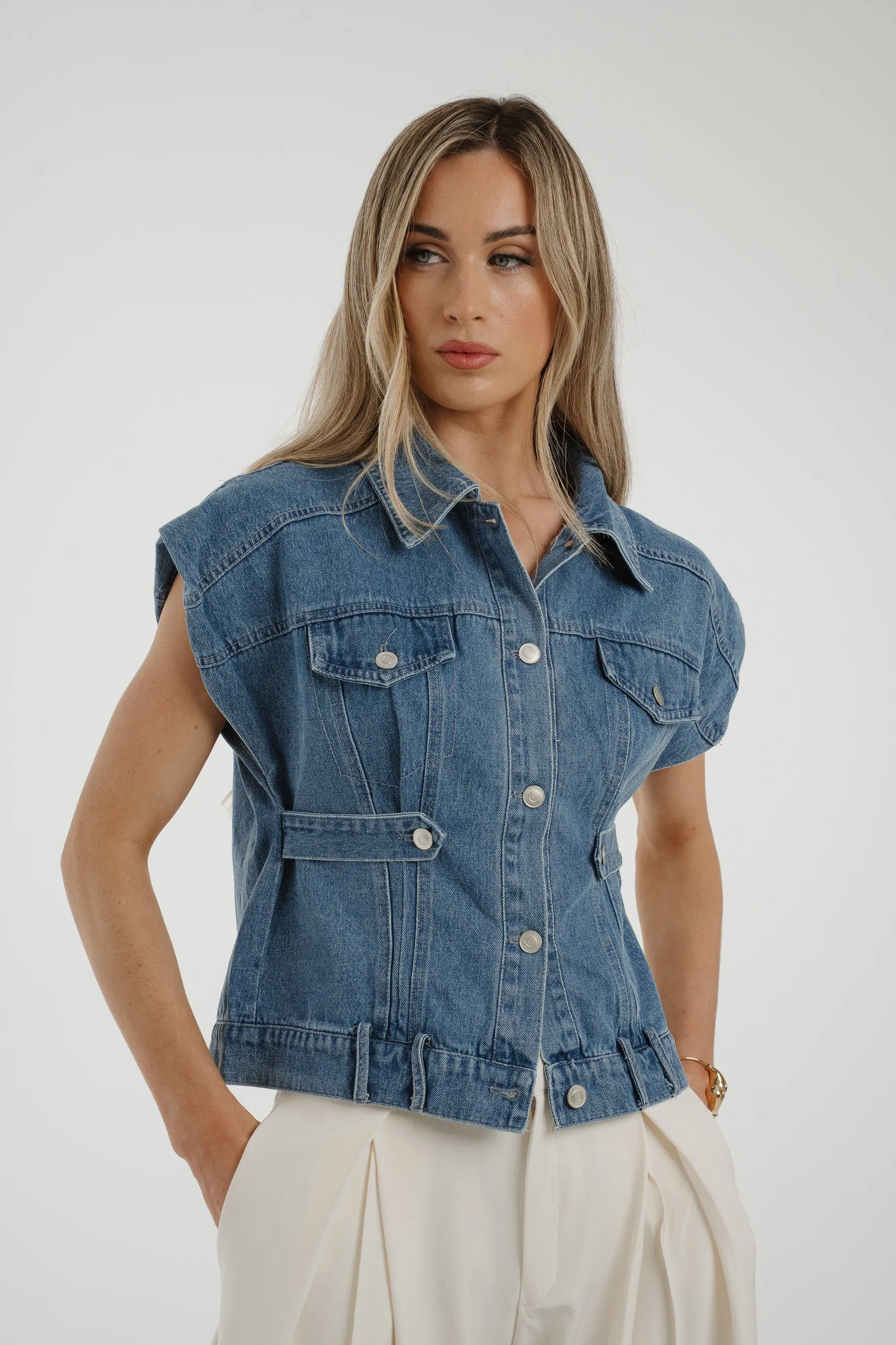 Caitlyn Sleeveless Denim Jacket In Mid Wash